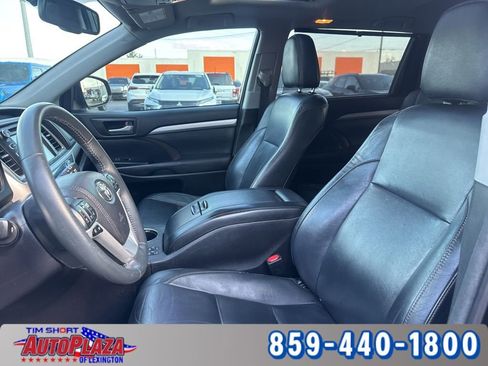 Used 2016 Toyota Highlander XLE AWD/4WD image 18