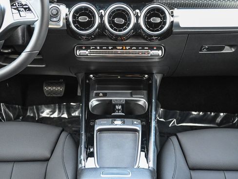 New 2026 Mercedes-Benz GLB 250 image 18