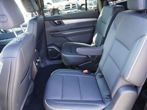 Certified 2025 Buick Enclave Preferred image 17