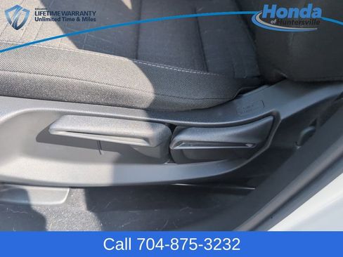 Used 2024 Honda HR-V LX image 21