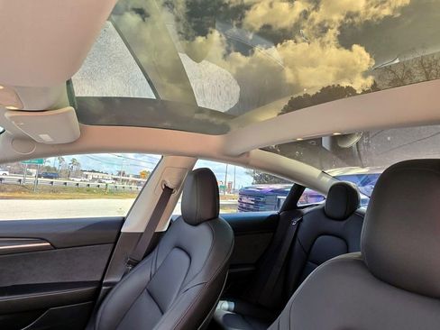 Used 2023 Tesla Model 3 Standard Range image 16