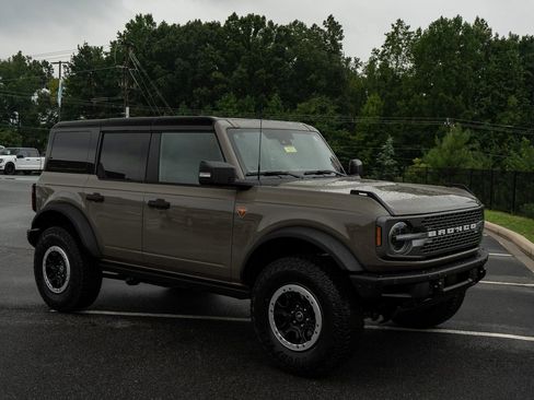 New 2025 Ford Bronco Badlands AWD/4WD image 18
