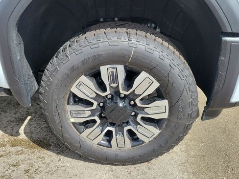 New 2026 GMC Sierra 2500 Denali w/ Denali Reserve Package AWD/4WD image 4