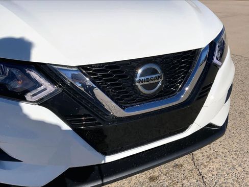 Used 2022 Nissan Rogue Sport S image 29