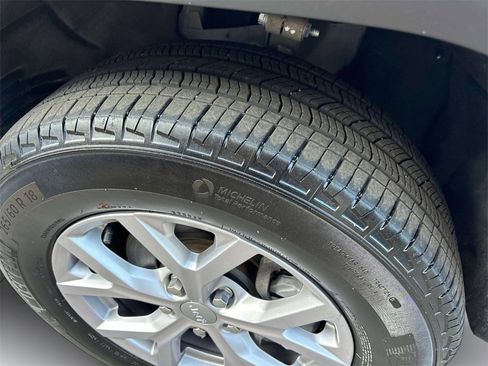 Used 2022 Jeep Grand Cherokee Limited image 9