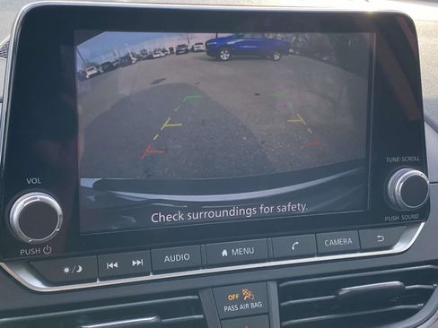 Used 2024 Nissan Altima 2.5 SV FWD image 27