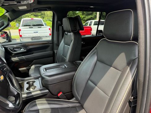 Used 2021 Chevrolet Suburban Premier AWD/4WD image 34