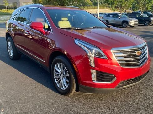 Used 2019 Cadillac XT5 FWD image 1