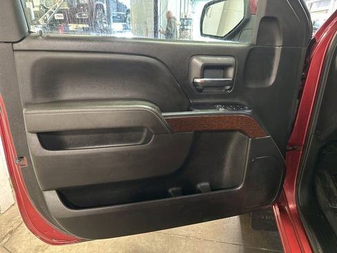 Used 2018 GMC Sierra 1500 SLE w/ SLE Preferred Package image 9