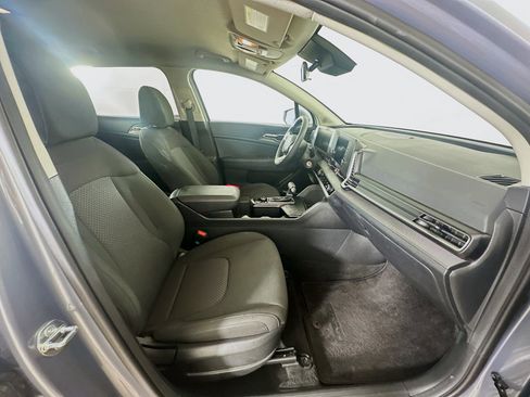 Used 2025 Kia Sportage LX FWD image 29