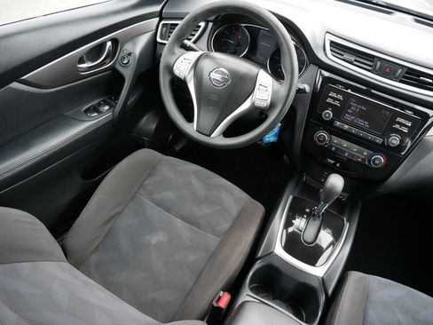 Used 2016 Nissan Rogue S image 9