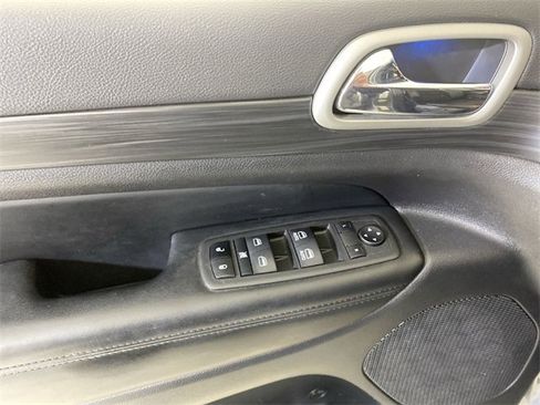 Used 2022 Jeep Grand Cherokee Laredo X image 26