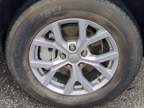 Used 2022 Jeep Grand Cherokee Limited image 11