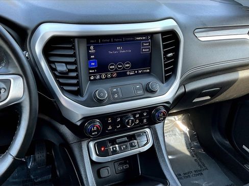 Certified 2023 GMC Acadia SLT image 10