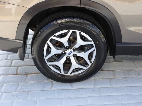 Certified 2021 Subaru Forester Premium AWD/4WD image 59