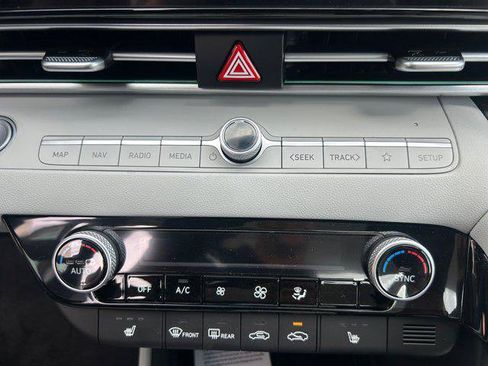 New 2026 Hyundai Elantra Limited FWD image 20
