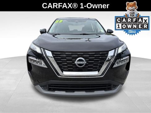 Used 2022 Nissan Rogue SV image 2