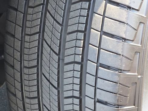 Used 2025 Jeep Grand Cherokee L Altitude RWD image 11
