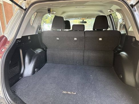 Used 2015 Toyota RAV4 LE AWD/4WD image 7