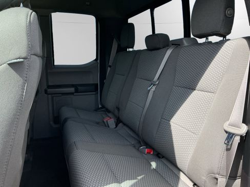 Used 2019 Ford F150 XLT w/ Equipment Group 302A Luxury AWD/4WD image 13