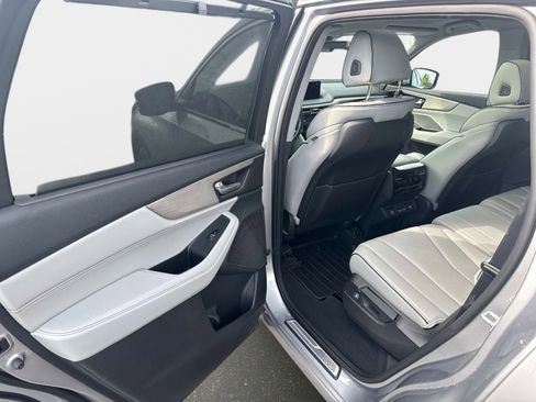 Used 2022 Acura MDX SH-AWD w/ Advance Package image 10