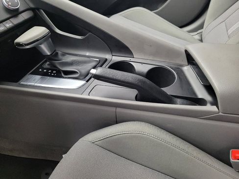 Used 2025 Hyundai Elantra SE FWD image 26