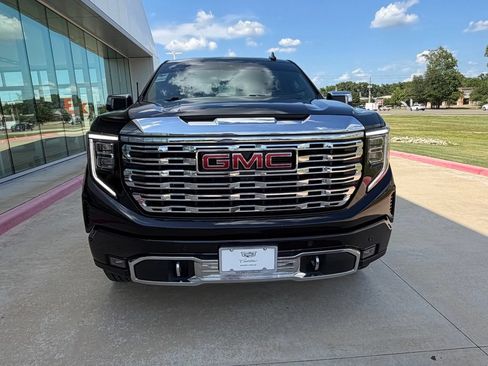 Used 2024 GMC Sierra 1500 Denali w/ Technology Package AWD/4WD image 11