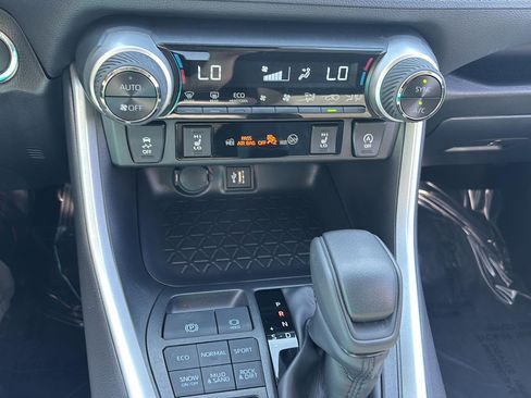 Used 2025 Toyota RAV4 XLE w/ Convenience Package AWD/4WD image 36