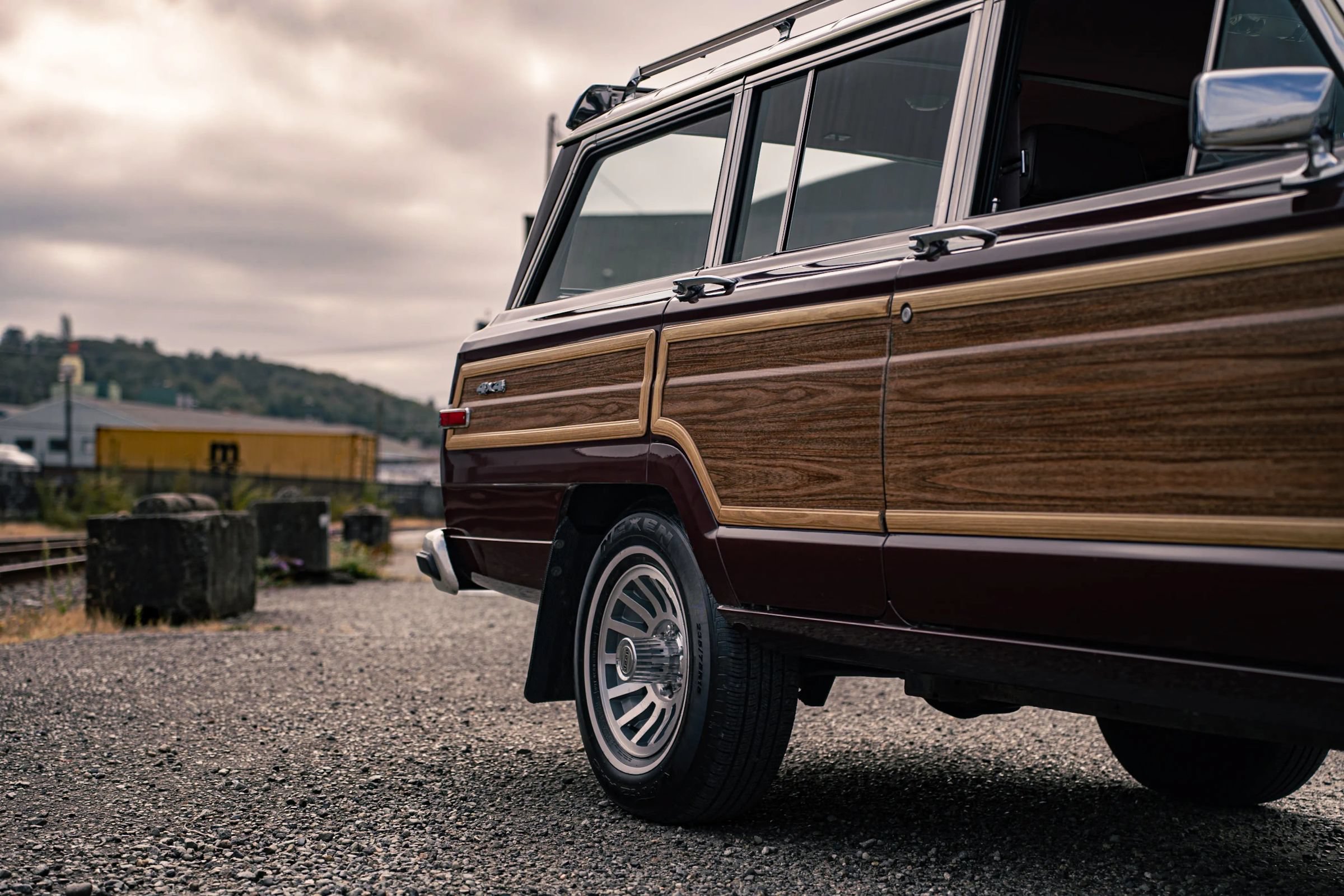 Used 1987 Jeep Grand Wagoneer AWD/4WD image 29