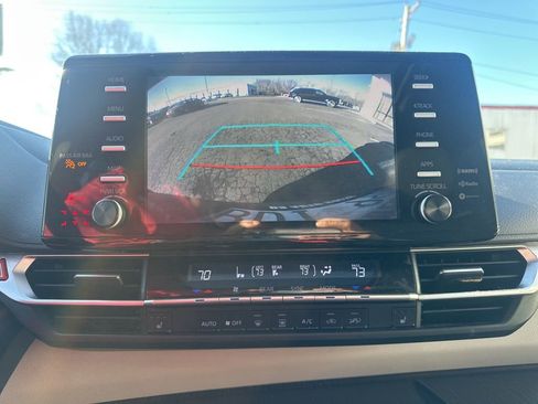 Used 2021 Toyota Sienna XLE image 29