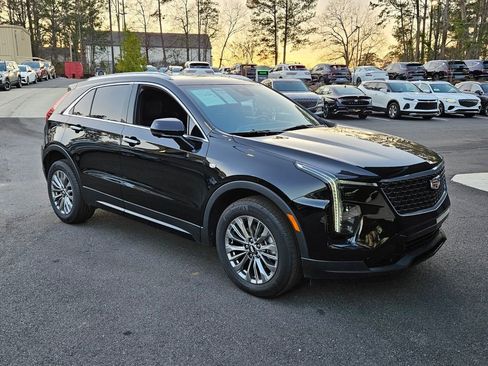 Used 2025 Cadillac XT4 Premium Luxury image 1