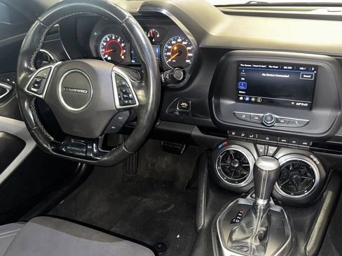 Used 2020 Chevrolet Camaro LT image 20