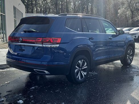 Used 2025 Volkswagen Atlas SE image 2