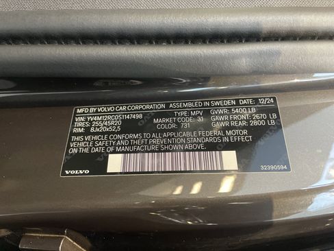 Used 2025 Volvo XC60 B5 Plus image 41