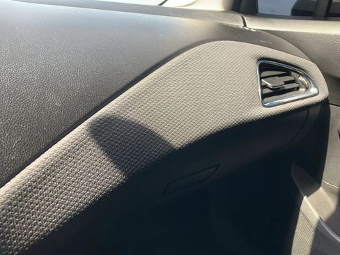 Used 2017 Chevrolet Cruze LS FWD image 27
