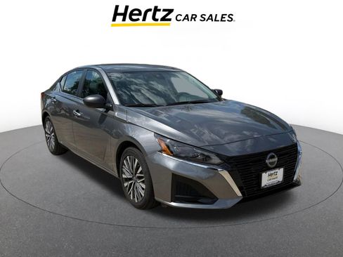 Used 2025 Nissan Altima 2.5 SV FWD image 1