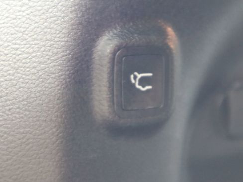 Used 2023 Jeep Cherokee Altitude Lux image 17