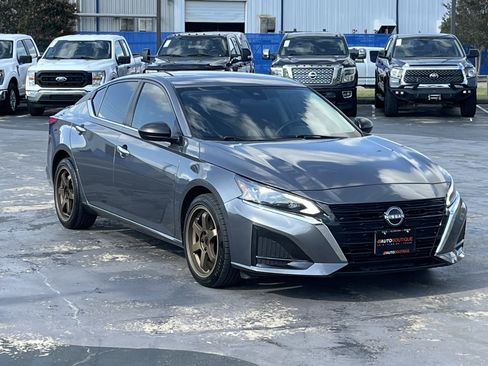 Used 2025 Nissan Altima 2.5 S FWD image 5