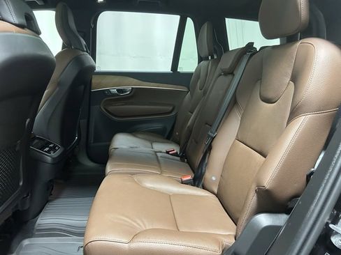 Used 2024 Volvo XC90 B5 Plus image 12