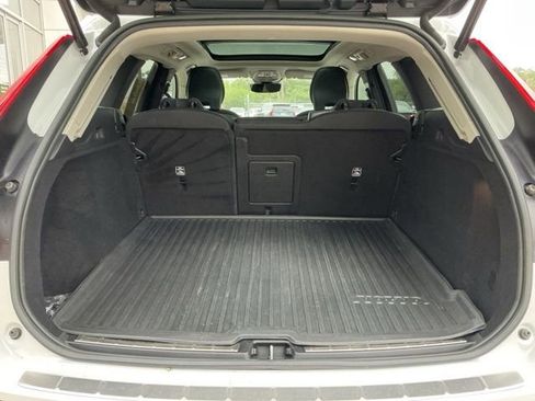 Certified 2023 Volvo XC60 B5 Core w/ Climate Package FWD image 11