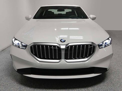 New 2026 BMW 530i image 2