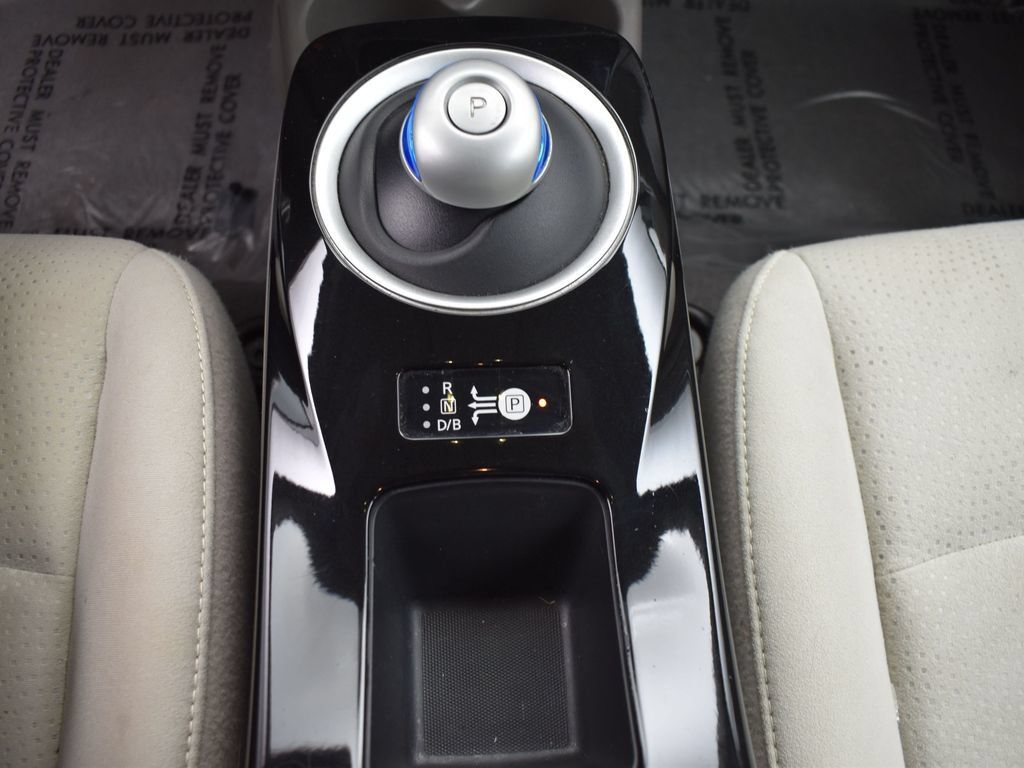 Used 2017 Nissan Leaf SV FWD image 9