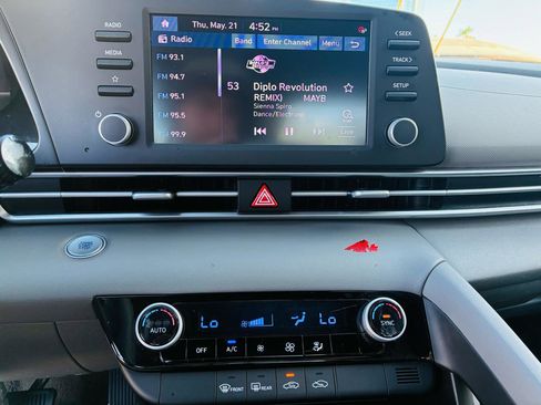 Used 2023 Hyundai Elantra SEL FWD image 25