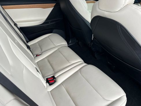 Used 2021 Tesla Model X Long Range image 19