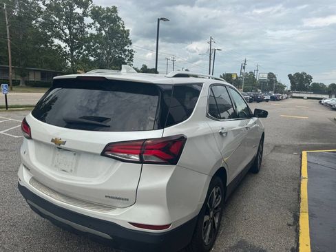 Certified 2022 Chevrolet Equinox Premier FWD image 11