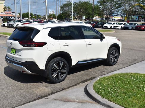 Used 2023 Nissan Rogue Platinum w/ Platinum Premium Package FWD image 13