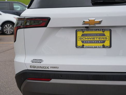 Used 2025 Chevrolet Equinox LT AWD/4WD image 10