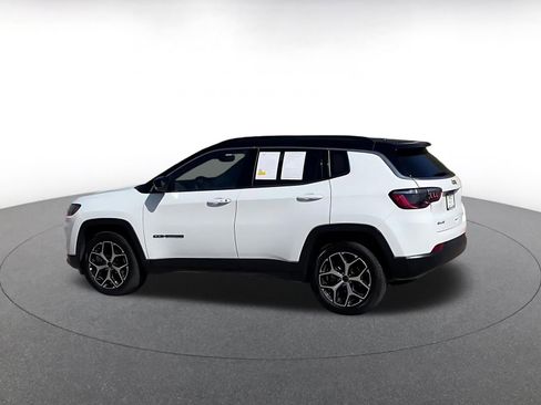 Used 2025 Jeep Compass Limited AWD/4WD image 10