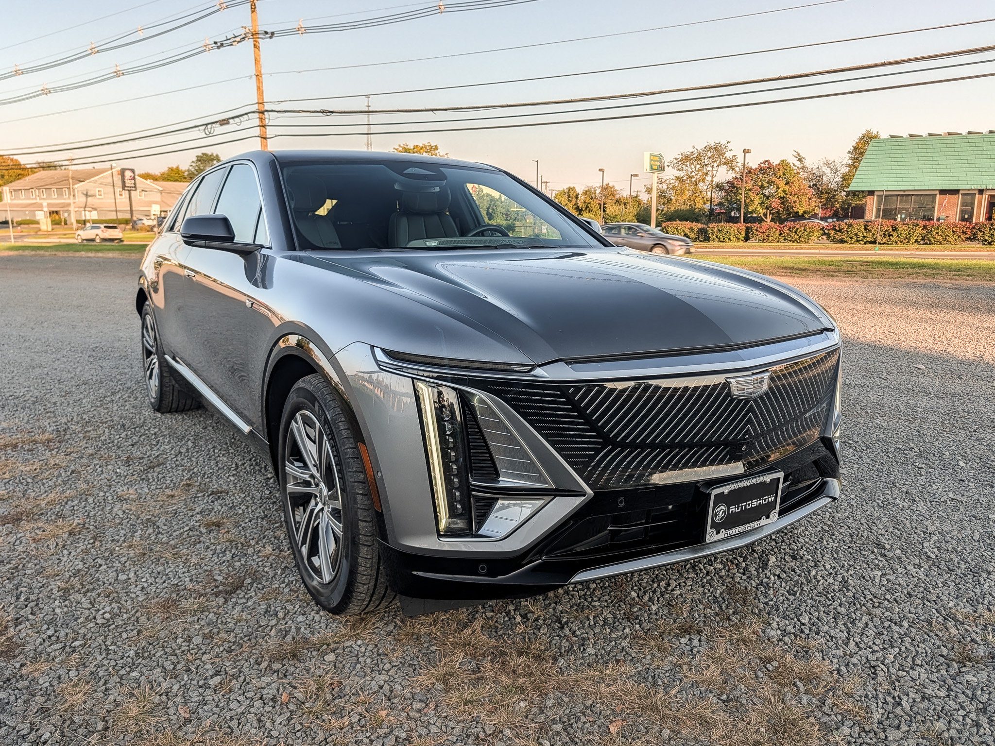 Used 2023 Cadillac Lyriq AWD image 3