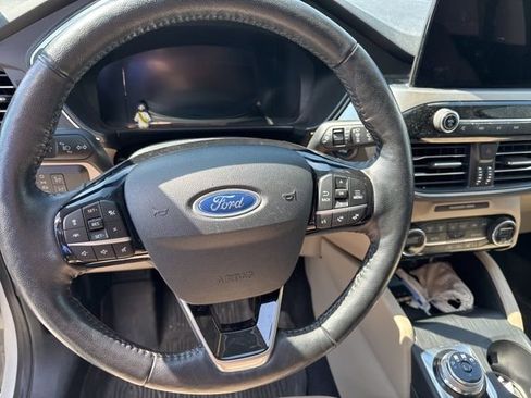 Used 2021 Ford Escape Titanium w/ Class II Trailer Tow Package image 5